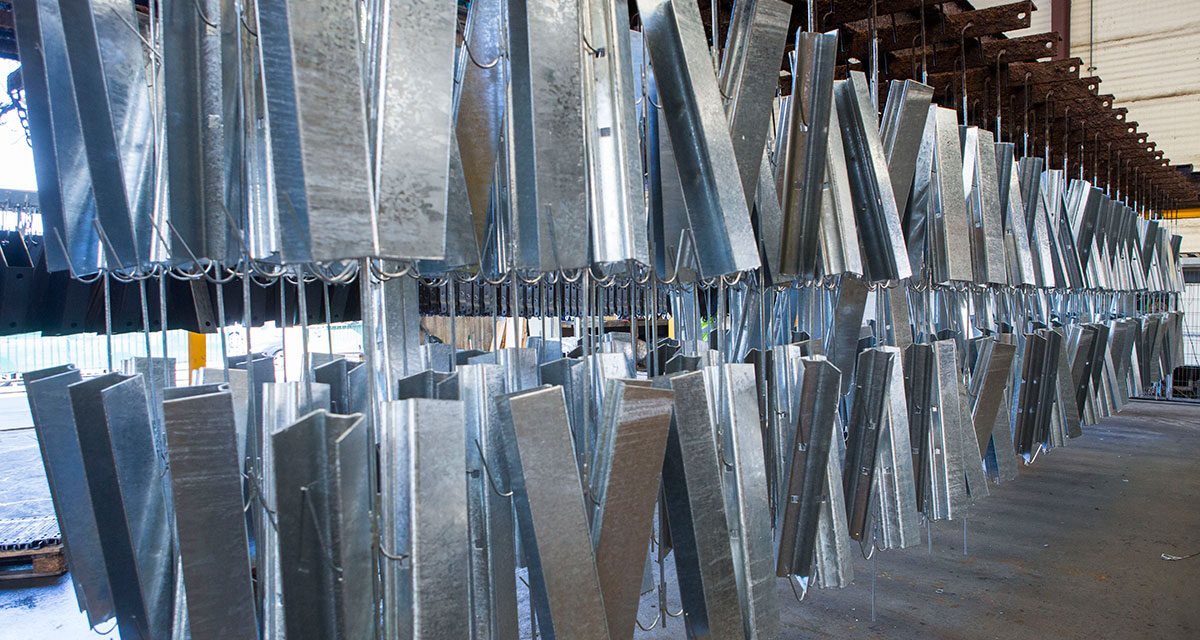 La Galvanisation : Pourquoi l’épaisseur de zinc selon la norme ISO 1461 est cruciale pour vos structures industrielles