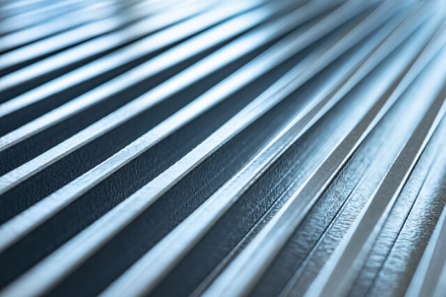 Acier galvanisé : 7 différences essentielles pour des structures durables